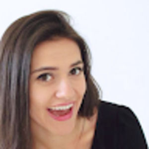 Meet your Posher, Larissa